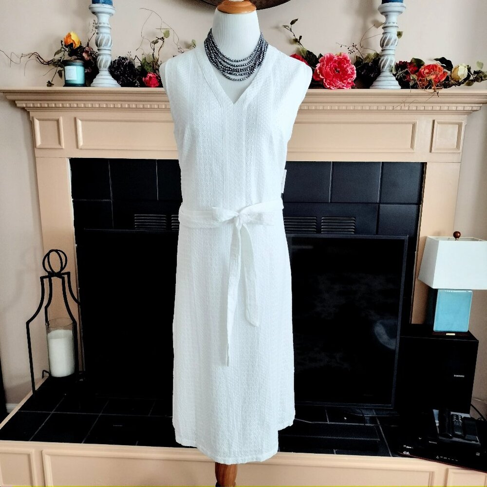 Liz Claiborne White Eyelet A-Line Dress XL Belt Lined Sleeveless V Neck Pockets